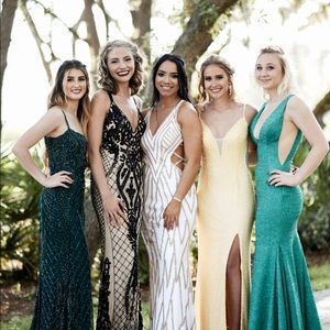 Javoni size 2 Jade prom dress